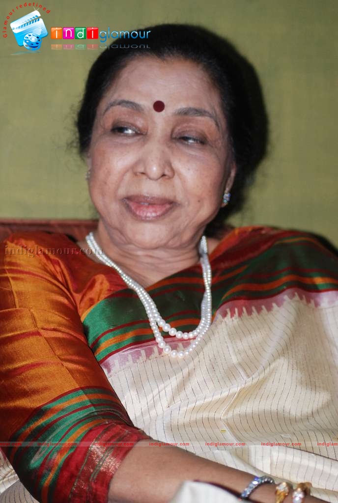 Asha Bhosle and Prateik Babbar at book launch on Smita Patil Event hd photo